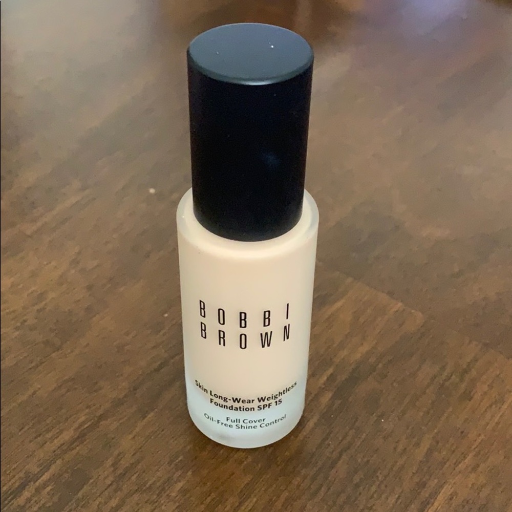 Bobbi Brown Foundation